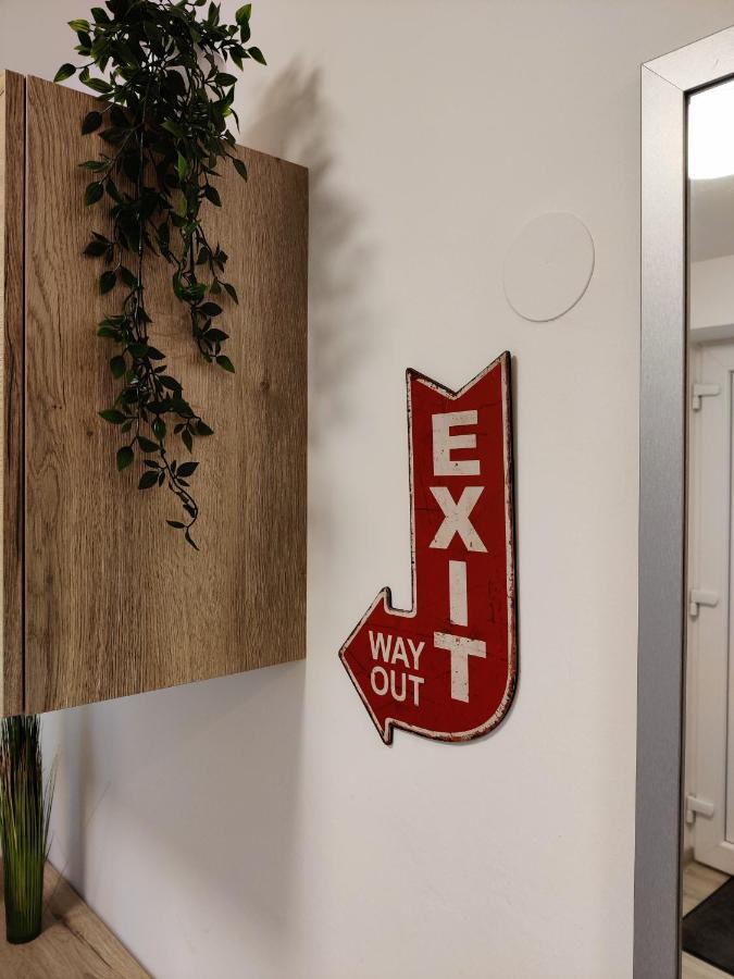 Holiday Home In Quiet Beautiful Area With Two Separate, Modern, Furnished Apartments Deutsch-Wagram Εξωτερικό φωτογραφία